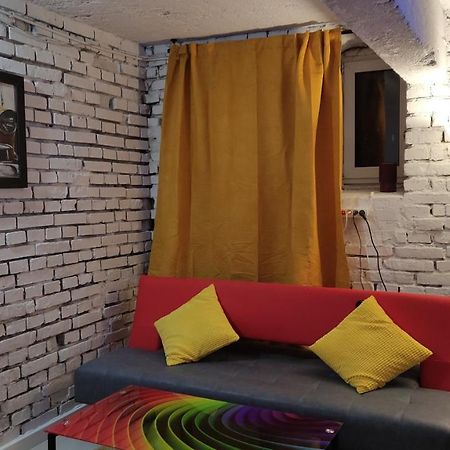 Cosy Dungeon Double Room With Ac Krasków Exteriör bild