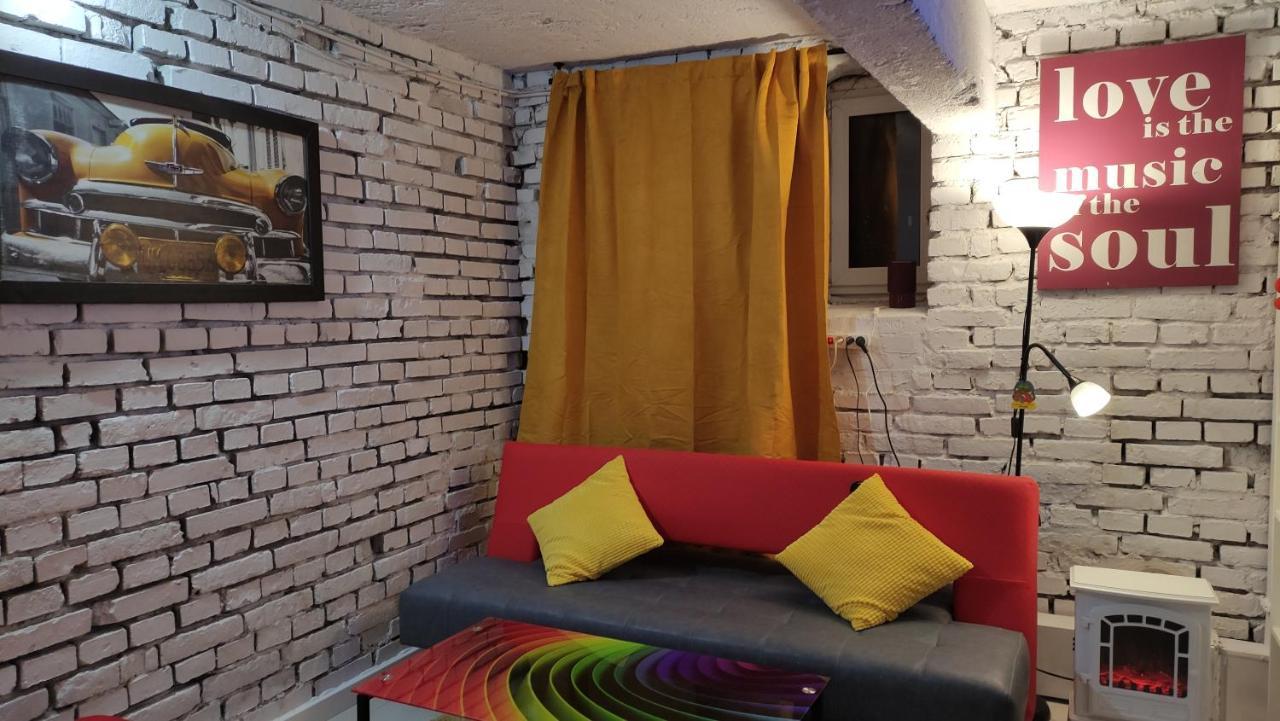 Cosy Dungeon Double Room With Ac Krasków Exteriör bild