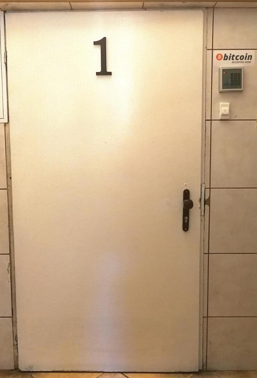 Cosy Dungeon Double Room With Ac Krasków Exteriör bild