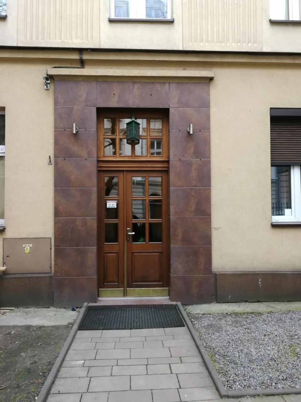 Cosy Dungeon Double Room With Ac Krasków Exteriör bild